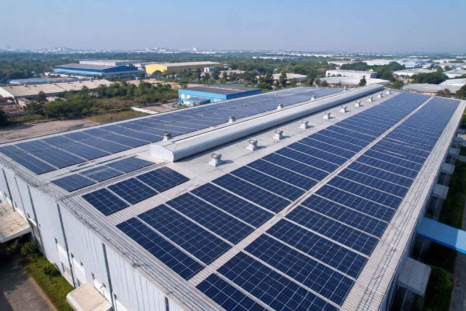 Commercial solar rooftop installation on a Hyderabad business building